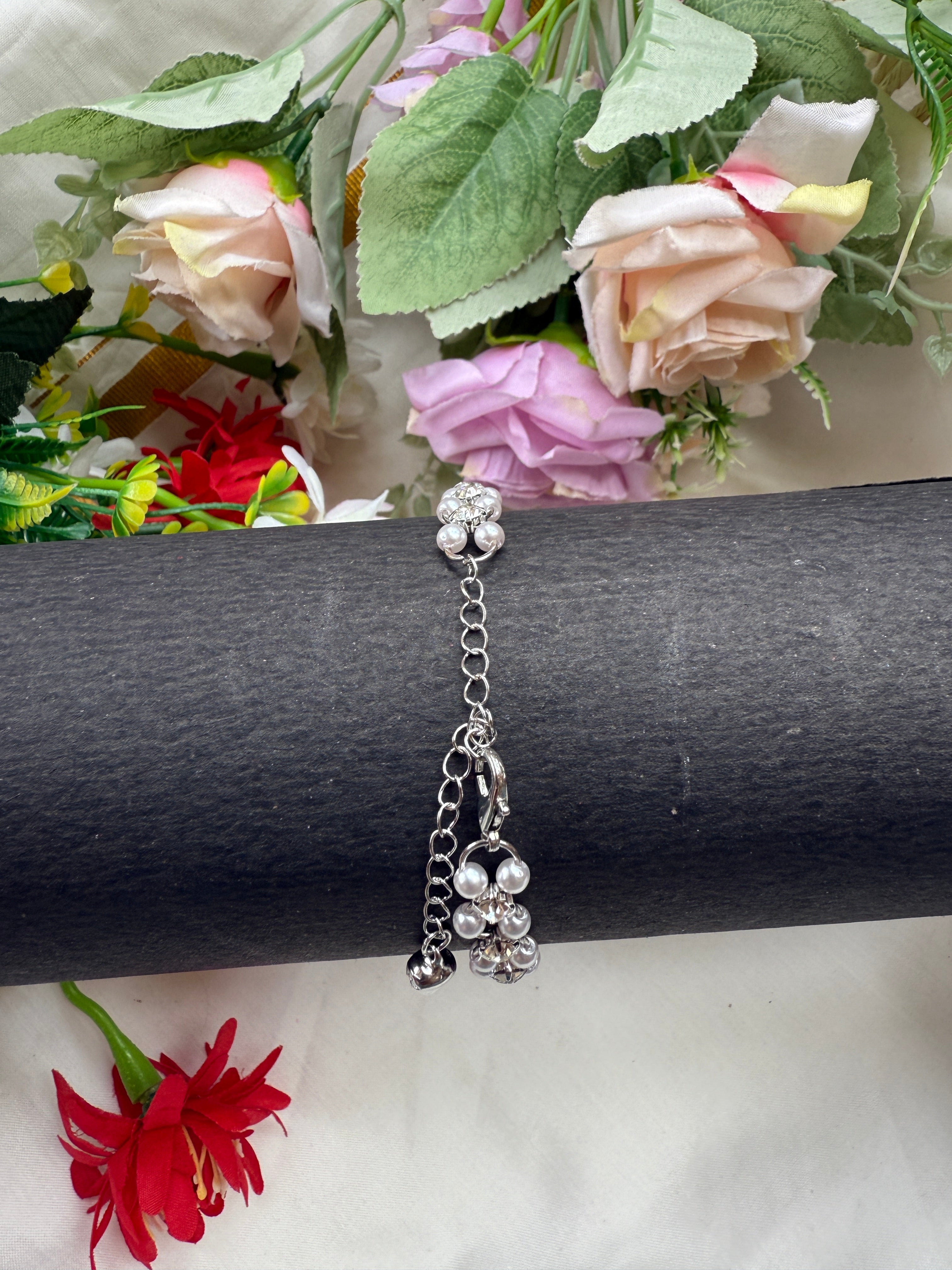 Elegant Anti Tarnish Chain Bracelet with Pearl Beads and Stones