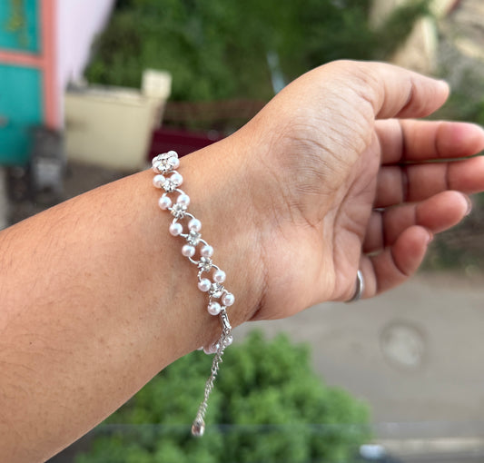 Elegant Anti Tarnish Chain Bracelet with Pearl Beads and Stones